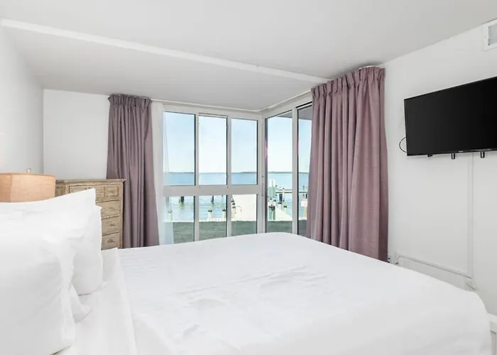 Bay Club By Coolvacay Aparthotel