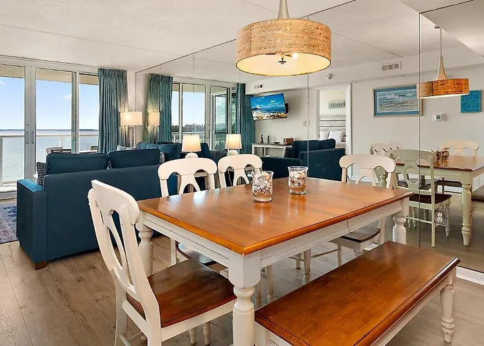 Bay Club By Coolvacay Aparthotel